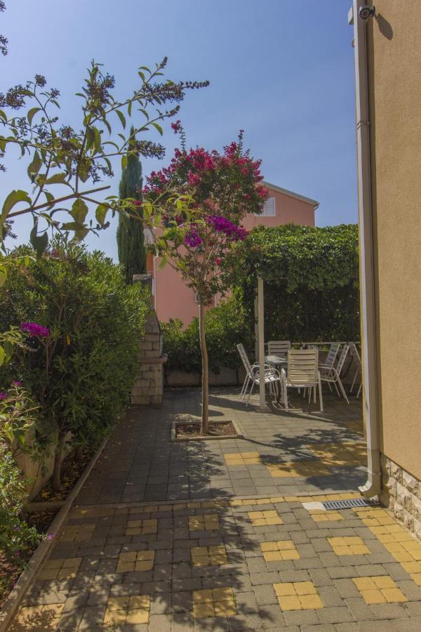 Apartments Dalibor Vodice Exterior foto